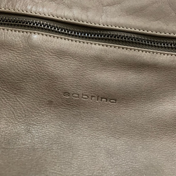 Italian Leather Messenger crossbody from Sabrina with dust cover - Picture 2 of 14